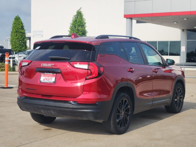 Used 2024 GMC Terrain SLE w/ Elevation Edition FWD image 7