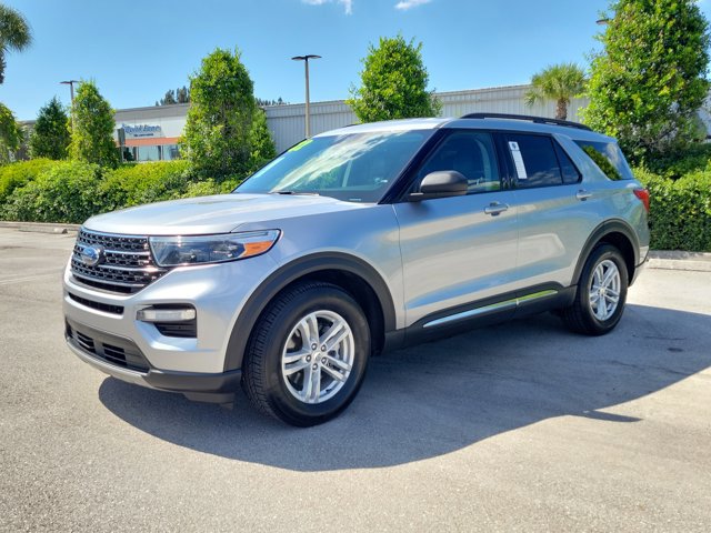 Certified 2022 Ford Explorer XLT w/ Equipment Group 202A RWD image 6