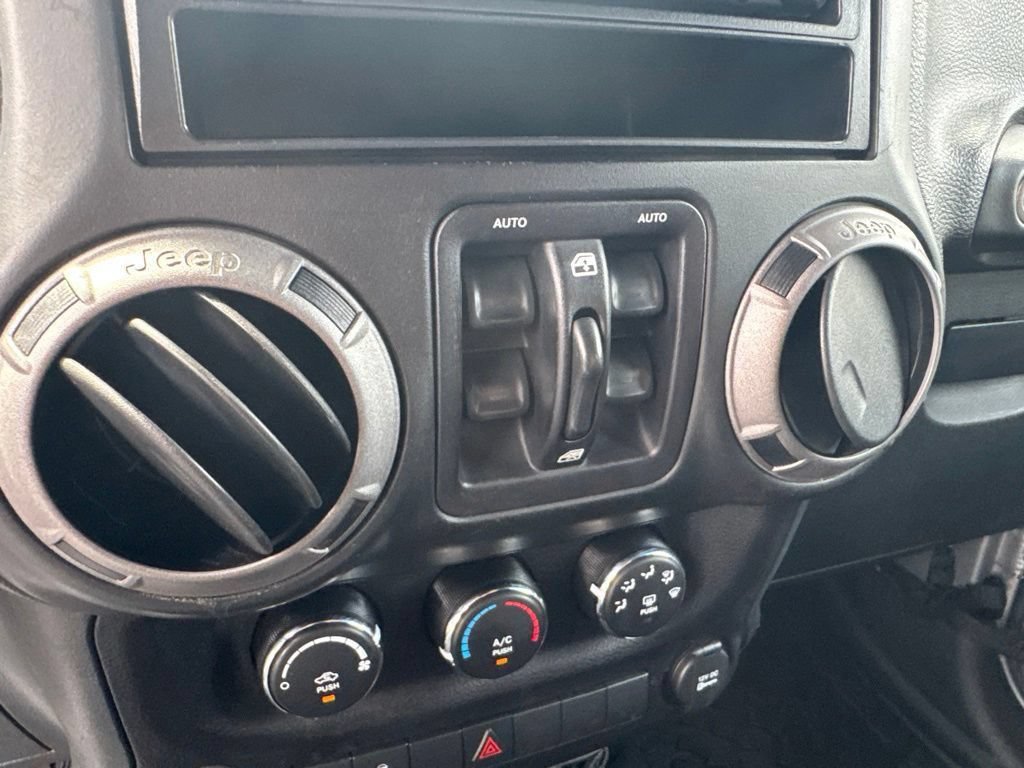Used 2015 Jeep Wrangler Unlimited Sport w/ Quick Order Package 23S AWD/4WD image 25