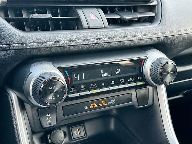 Used 2025 Toyota RAV4 XLE AWD/4WD image 15