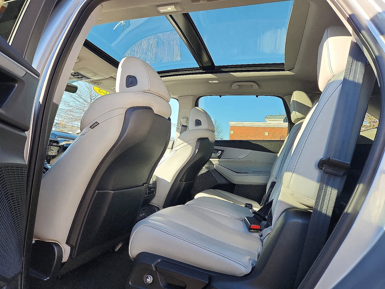 Certified 2023 Acura MDX SH-AWD w/ Technology Package image 11