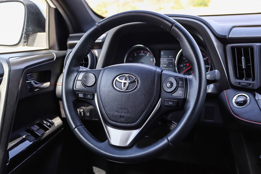 Used 2017 Toyota RAV4 SE w/ Advanced Technology Package FWD image 17