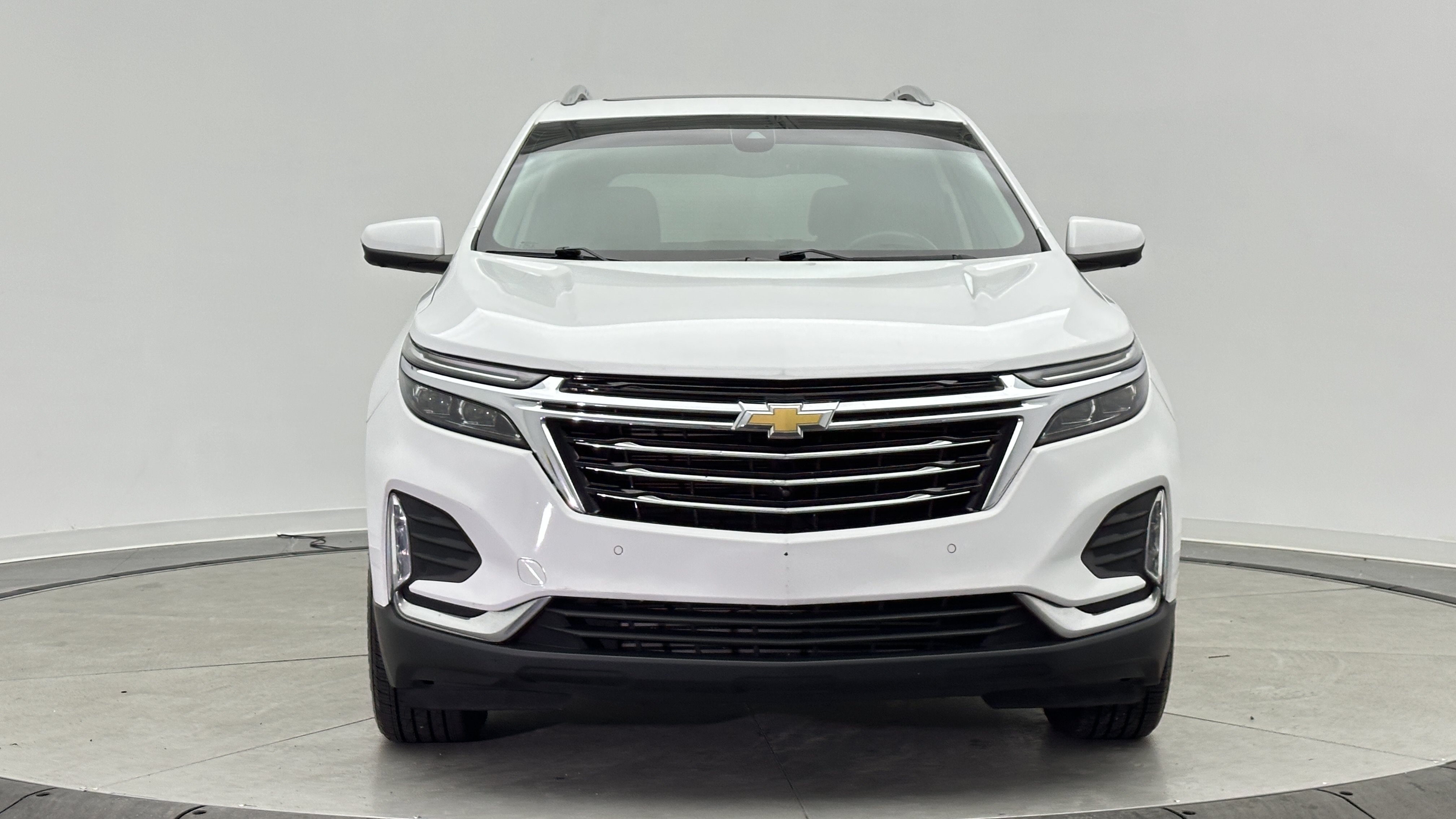 Used 2022 Chevrolet Equinox Premier FWD image 2