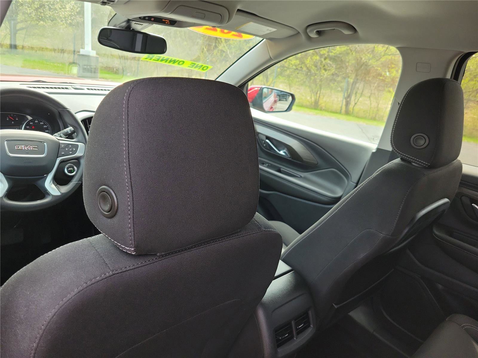 Used 2023 GMC Terrain SLE w/ Driver Convenience Package image 14