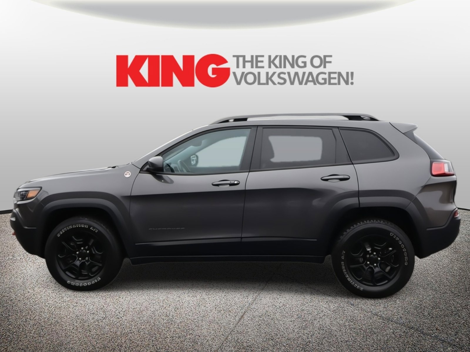 Used 2019 Jeep Cherokee Trailhawk image 6