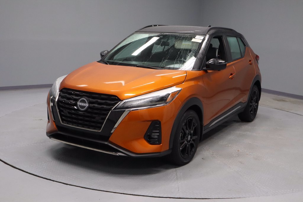 Certified 2023 Nissan Kicks SR w/ SR Premium Package FWD image 6