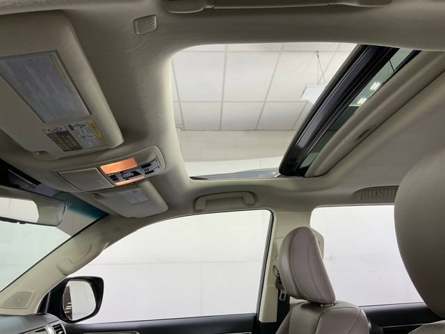 Used 2023 Lexus GX 460 Premium w/ Accessory Package AWD/4WD image 23