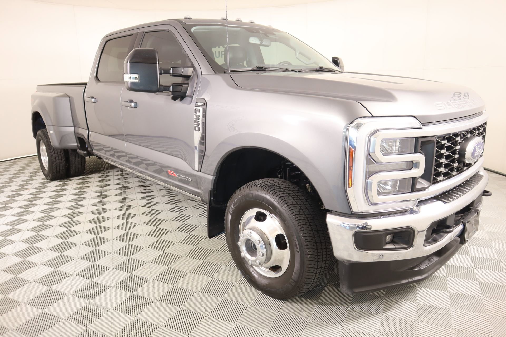 Used 2025 Ford F350 Lariat w/ Lariat Ultimate Package image 1