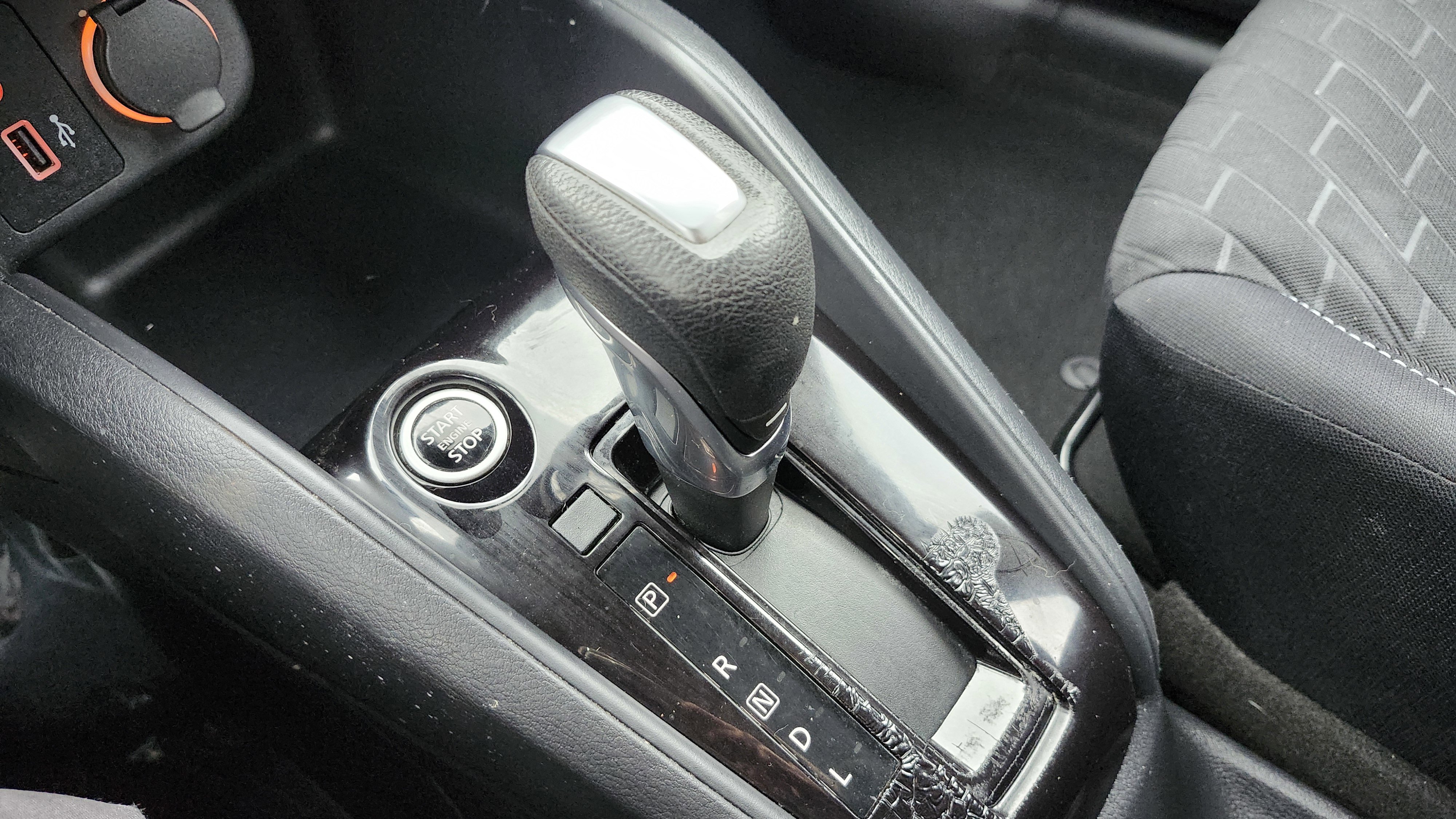 Used 2022 Nissan Kicks S image 29