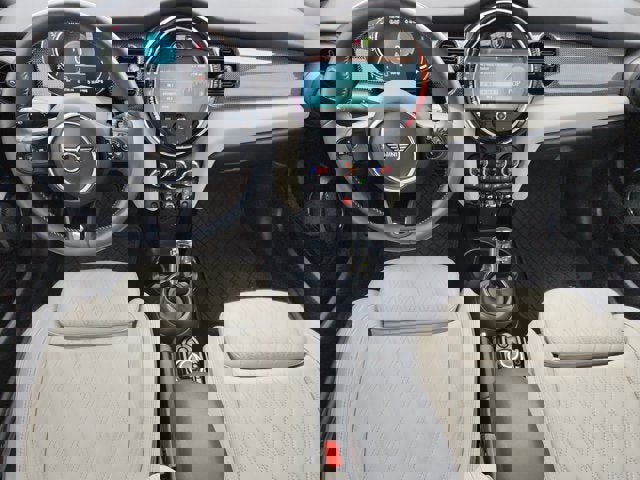 Used 2024 MINI Cooper 2-Door Hardtop w/ Signature Upholstery Package image 10