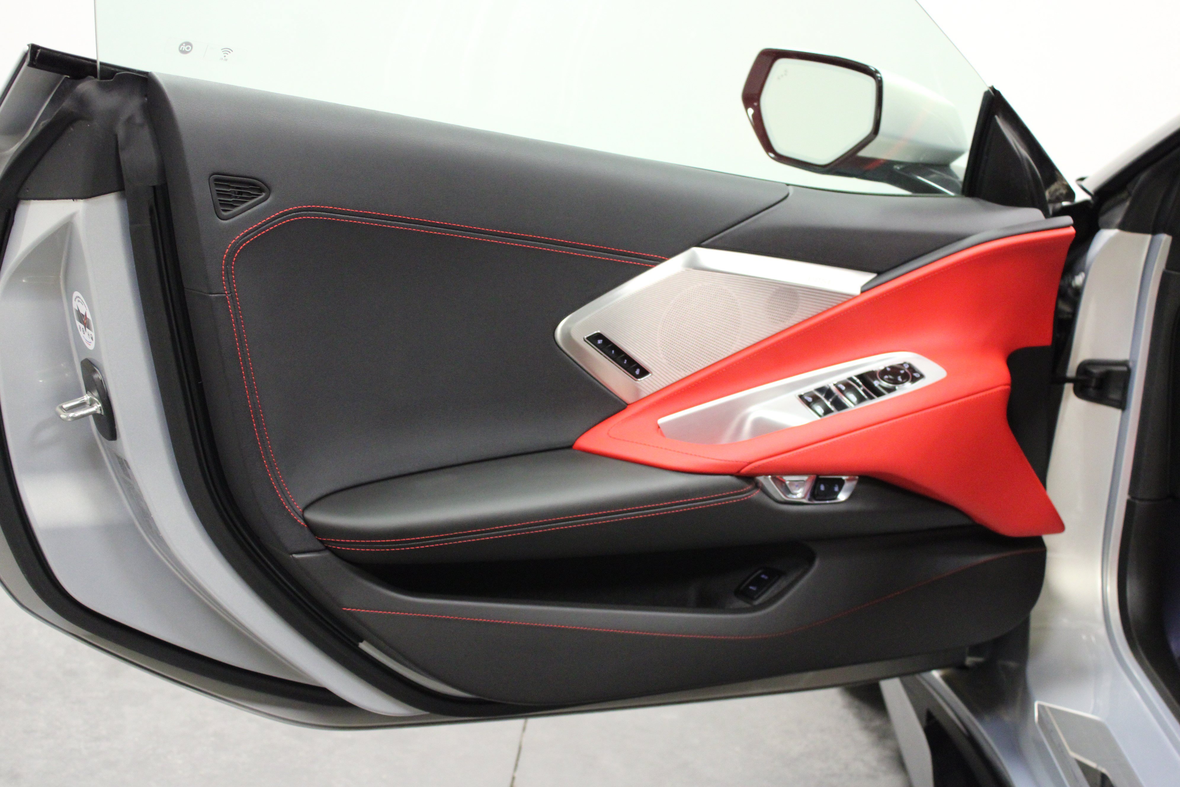 Used 2024 Chevrolet Corvette Z06 RWD image 11
