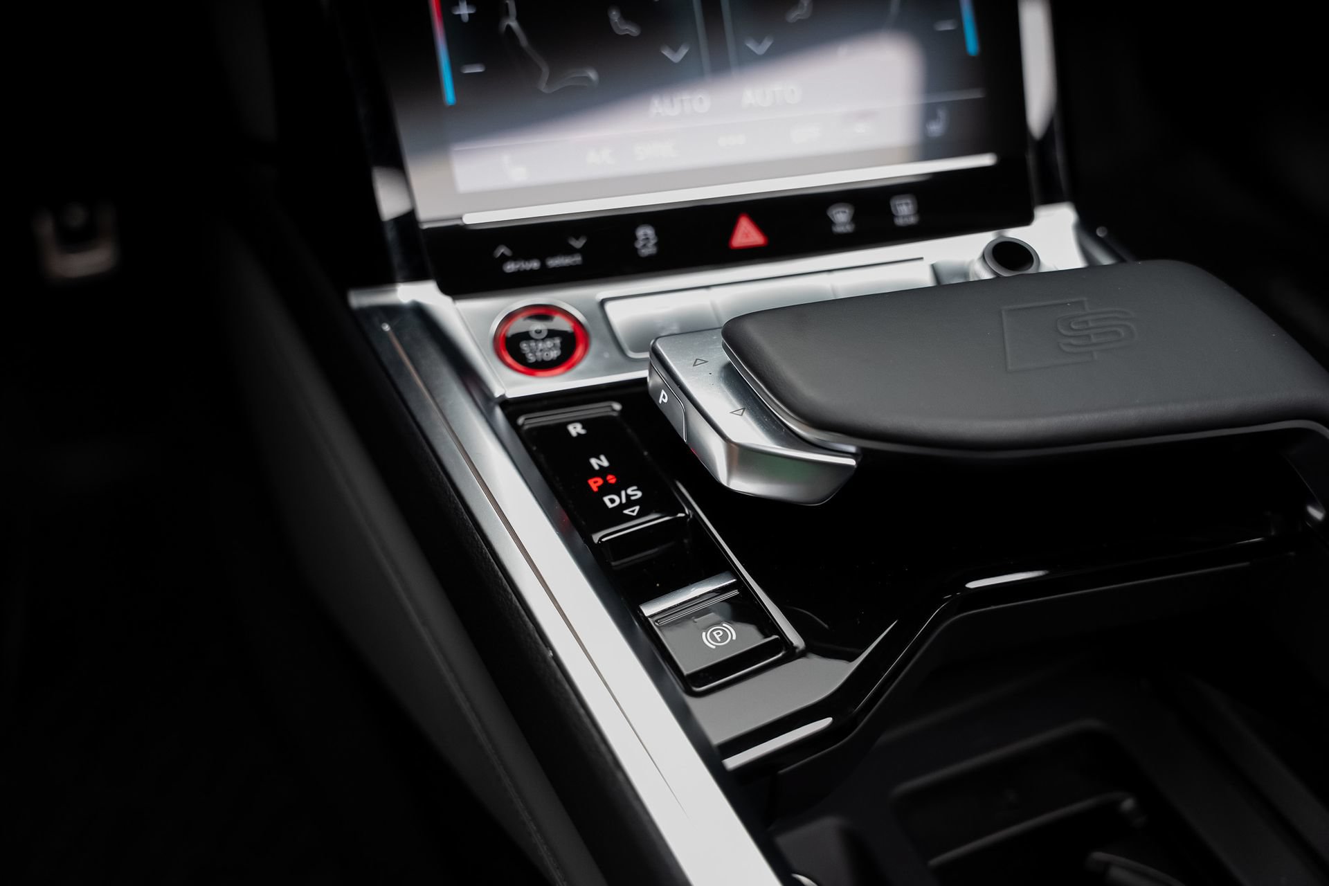 Used 2024 Audi SQ8 e-tron Premium Plus AWD/4WD image 52