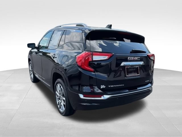 Used 2024 GMC Terrain Denali w/ Denali Premium Package AWD/4WD image 6