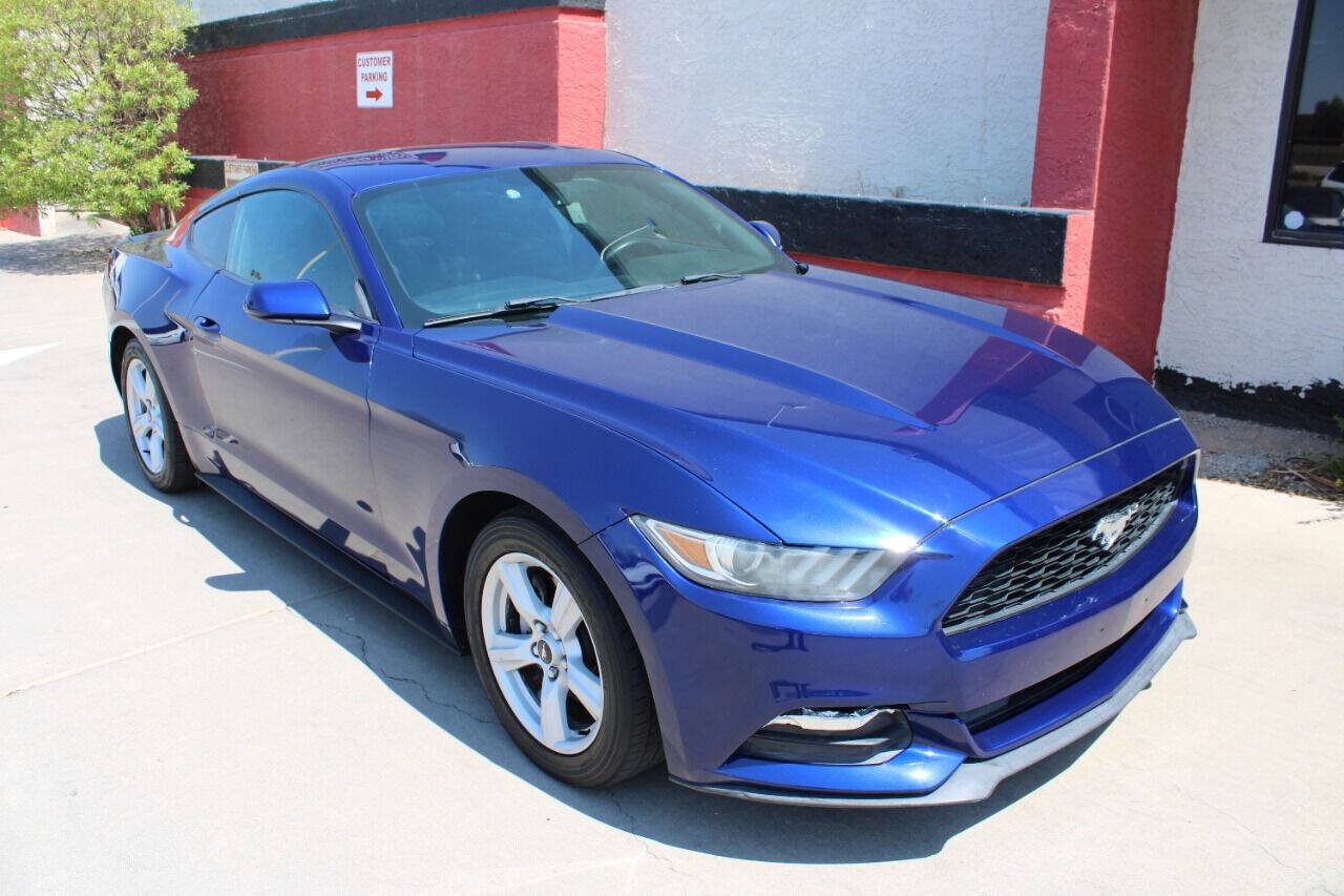 Used 2016 Ford Mustang Coupe RWD image 5