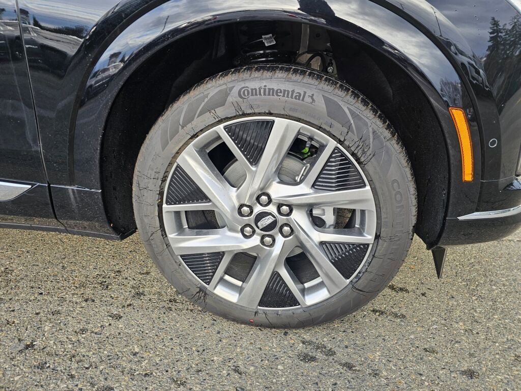 New 2026 Cadillac Optiq Luxury 2 image 14