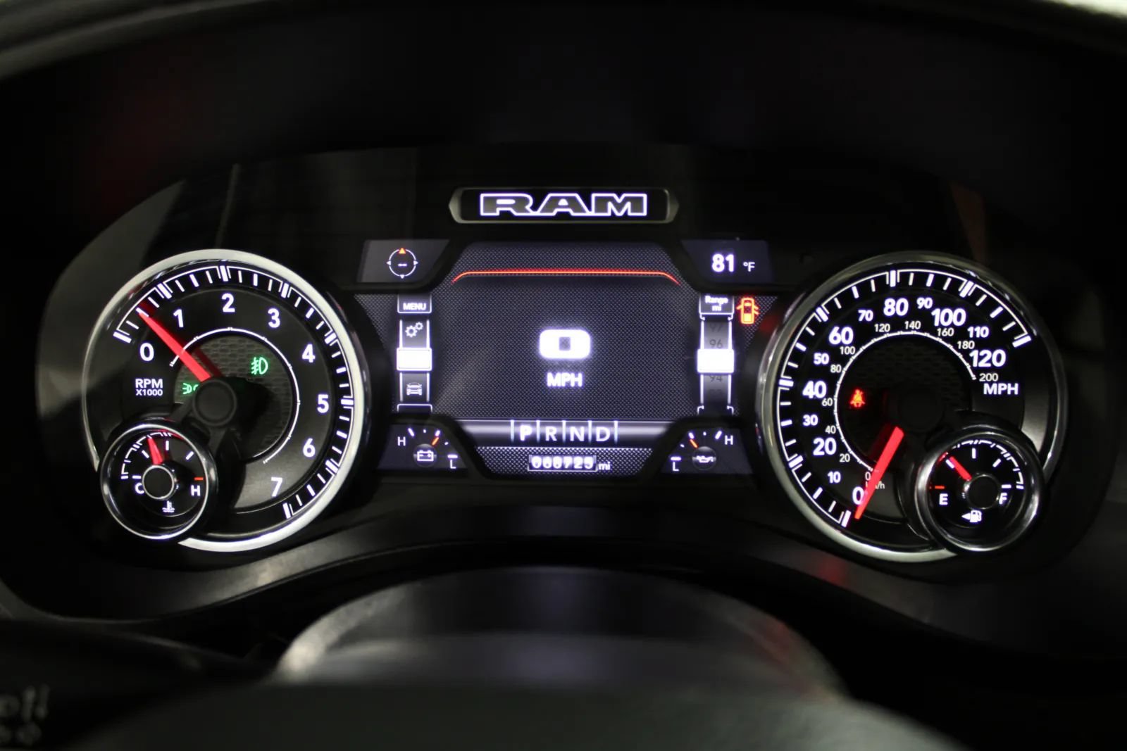 Used 2024 RAM 1500 Laramie AWD/4WD image 11
