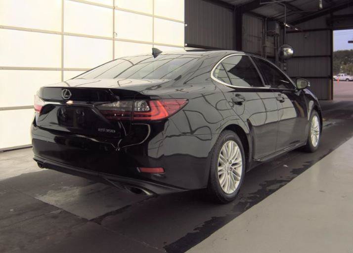 Used 2018 Lexus ES 350 w/ Premier Package FWD image 4