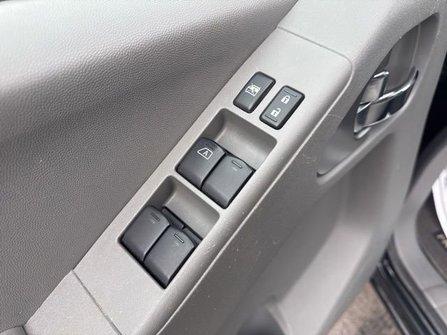 Used 2021 Nissan Frontier SV AWD/4WD image 9