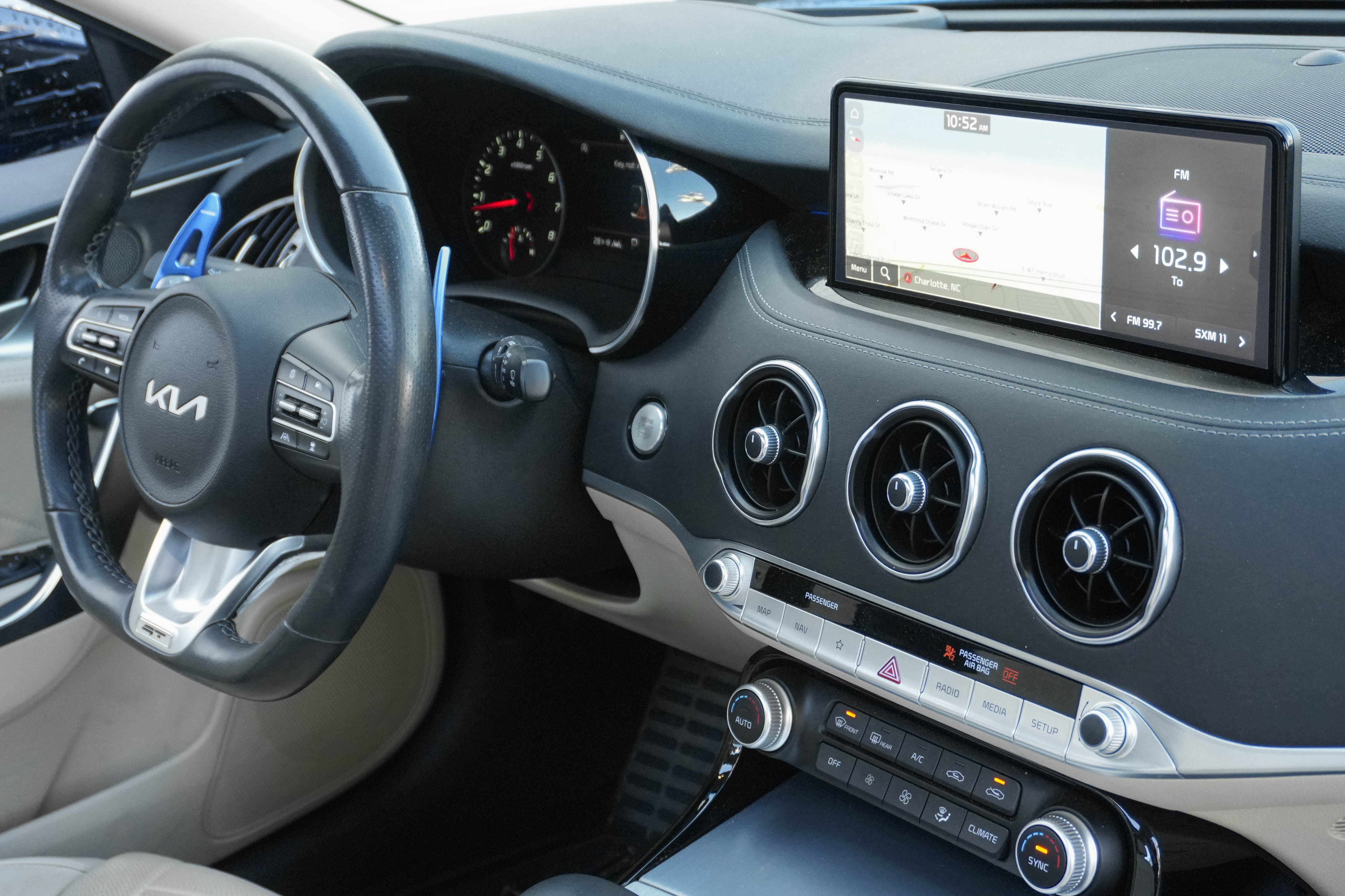 Used 2023 Kia Stinger GT2 image 9