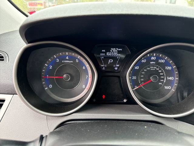 Used 2013 Hyundai Elantra FWD image 21