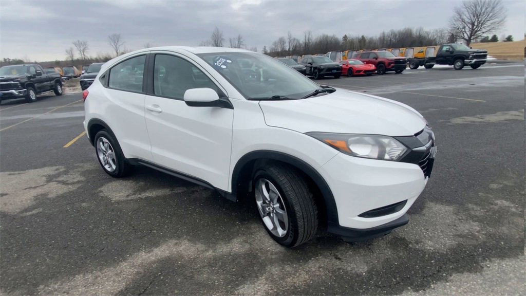 Used 2018 Honda HR-V LX image 2
