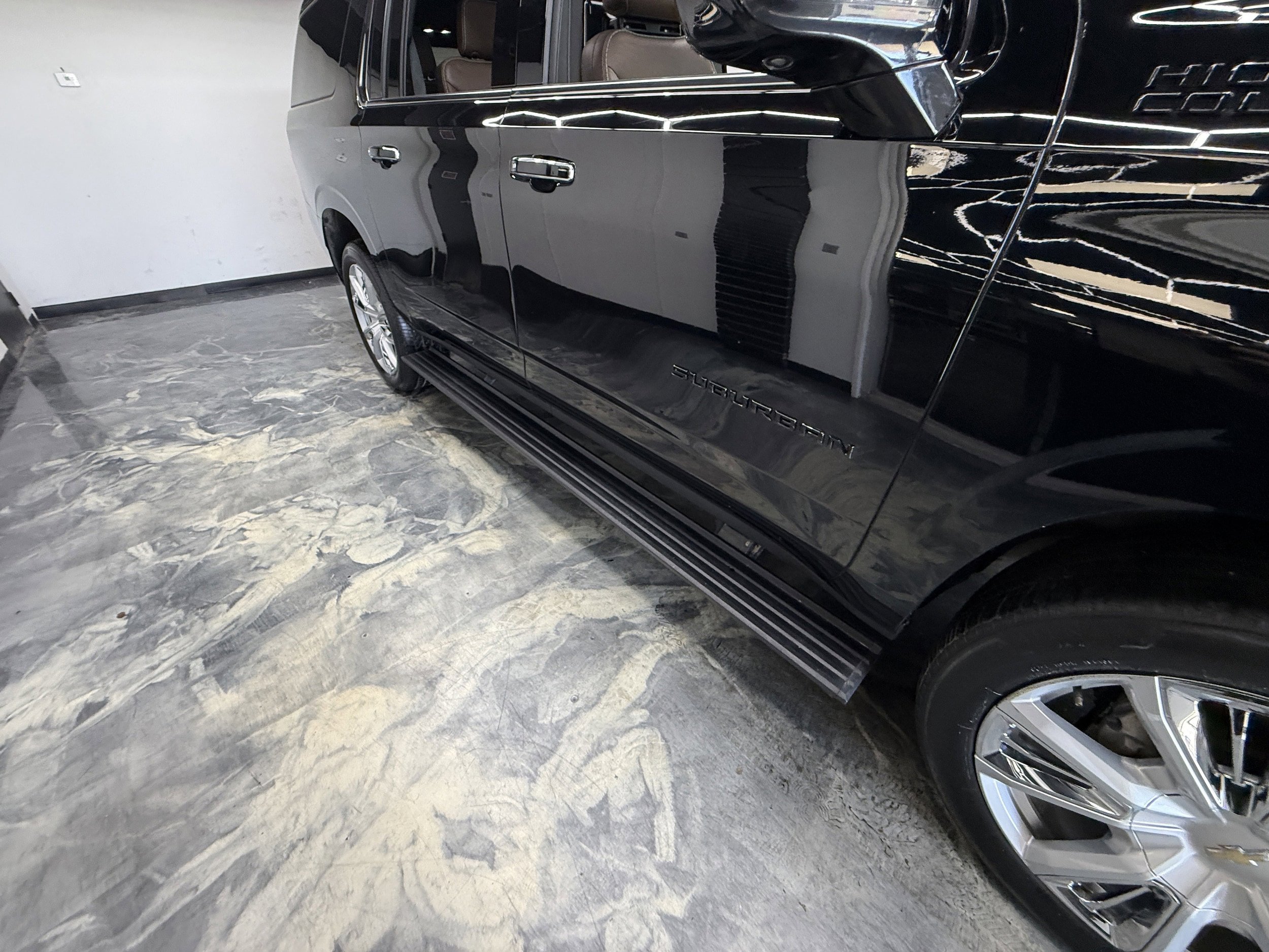 Used 2021 Chevrolet Suburban High Country AWD/4WD image 33