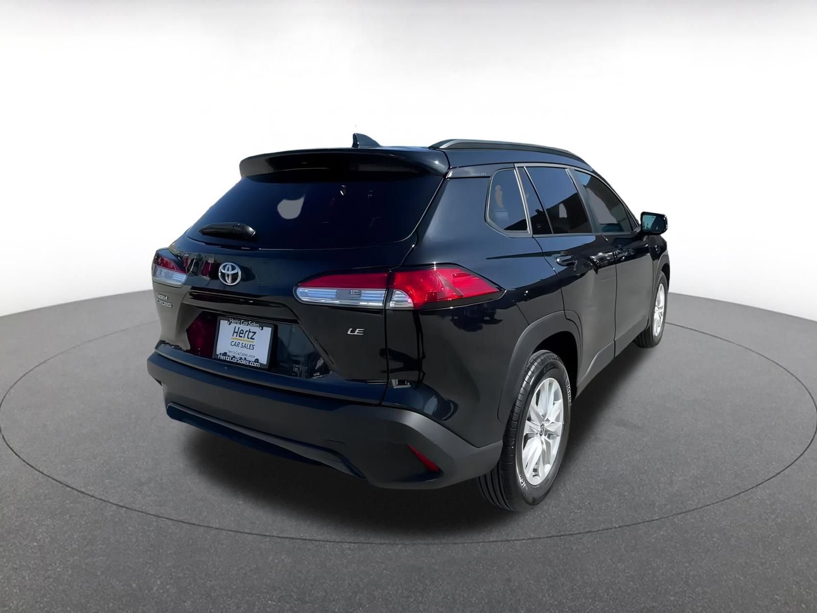 Used 2025 Toyota Corolla Cross LE image 14