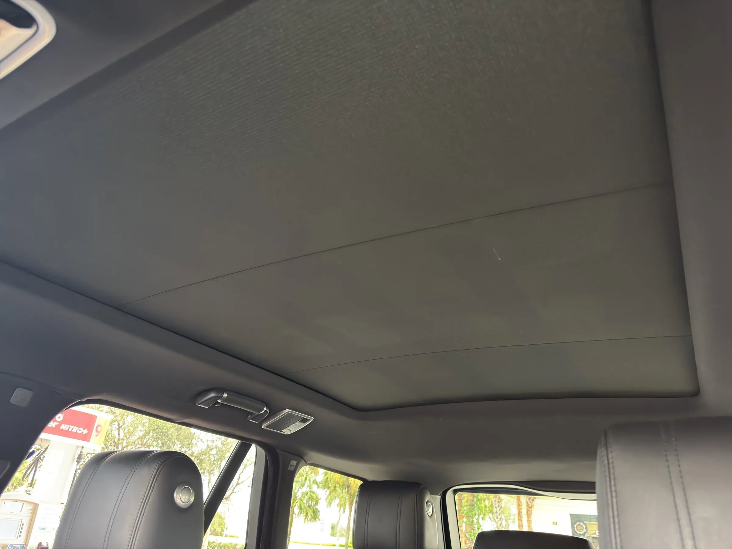 Used 2017 Land Rover Range Rover HSE image 38