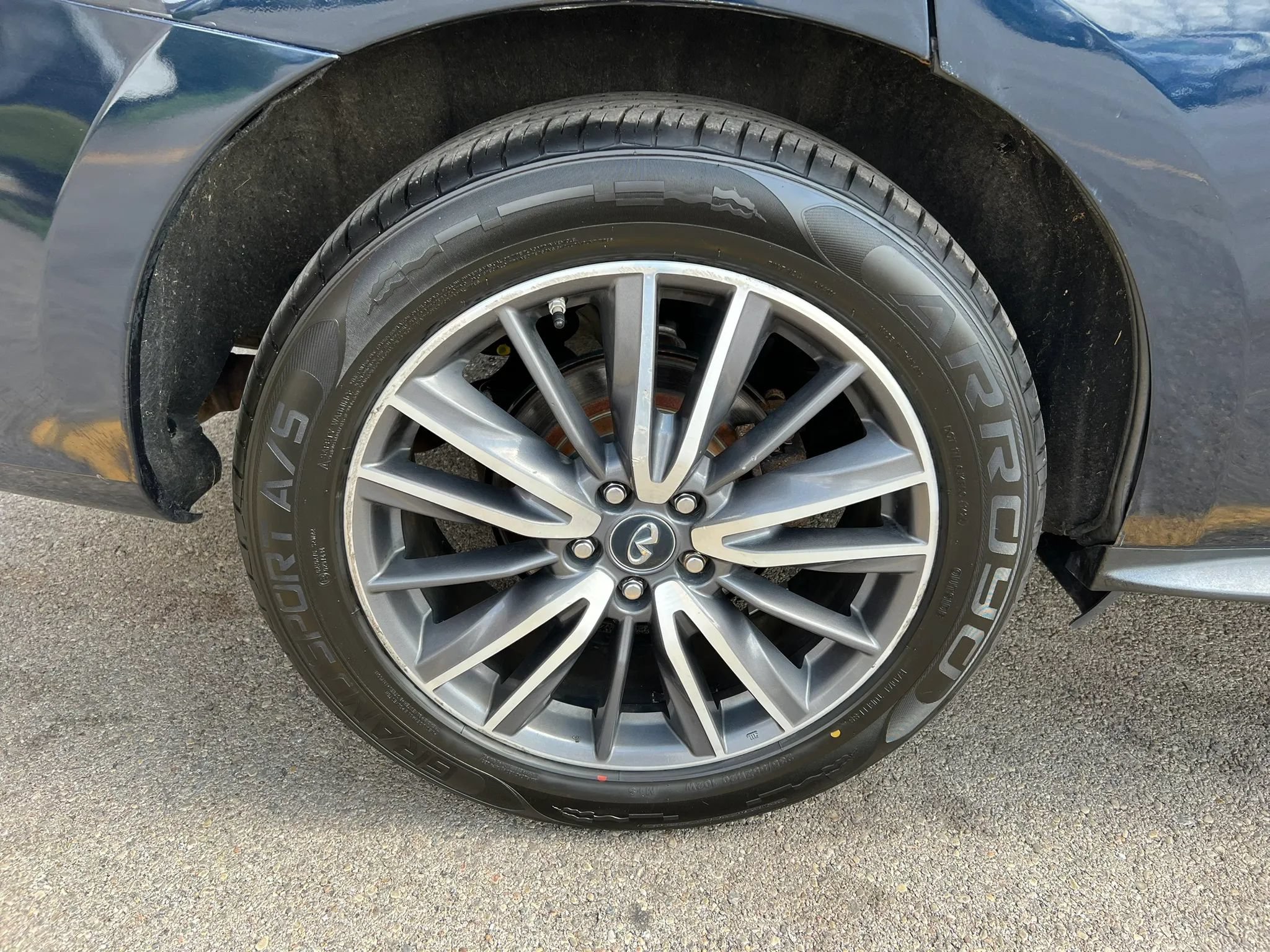 Used 2019 INFINITI QX60 Luxe w/ Sensory Package AWD/4WD image 11