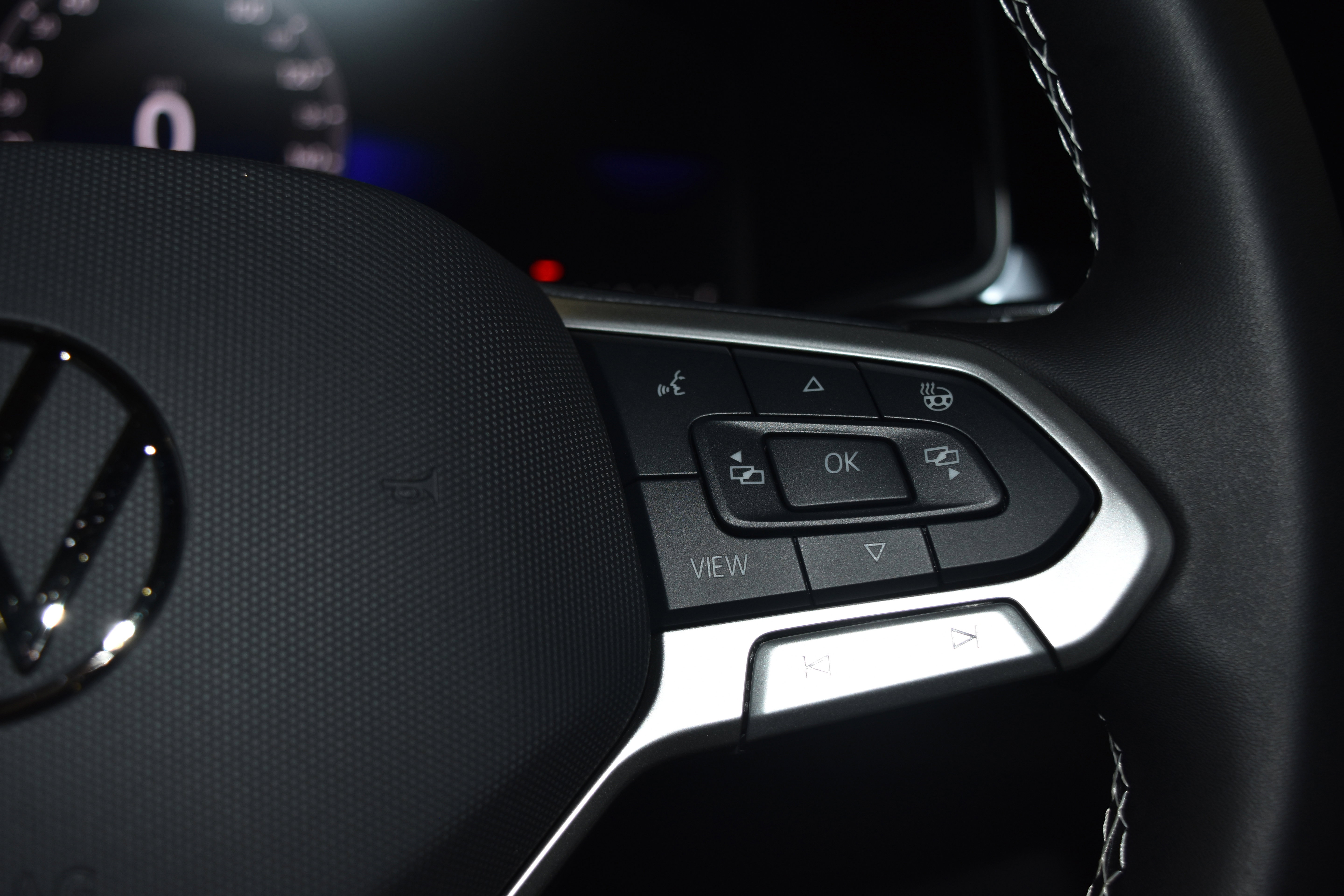 New 2025 Volkswagen Taos SE image 7