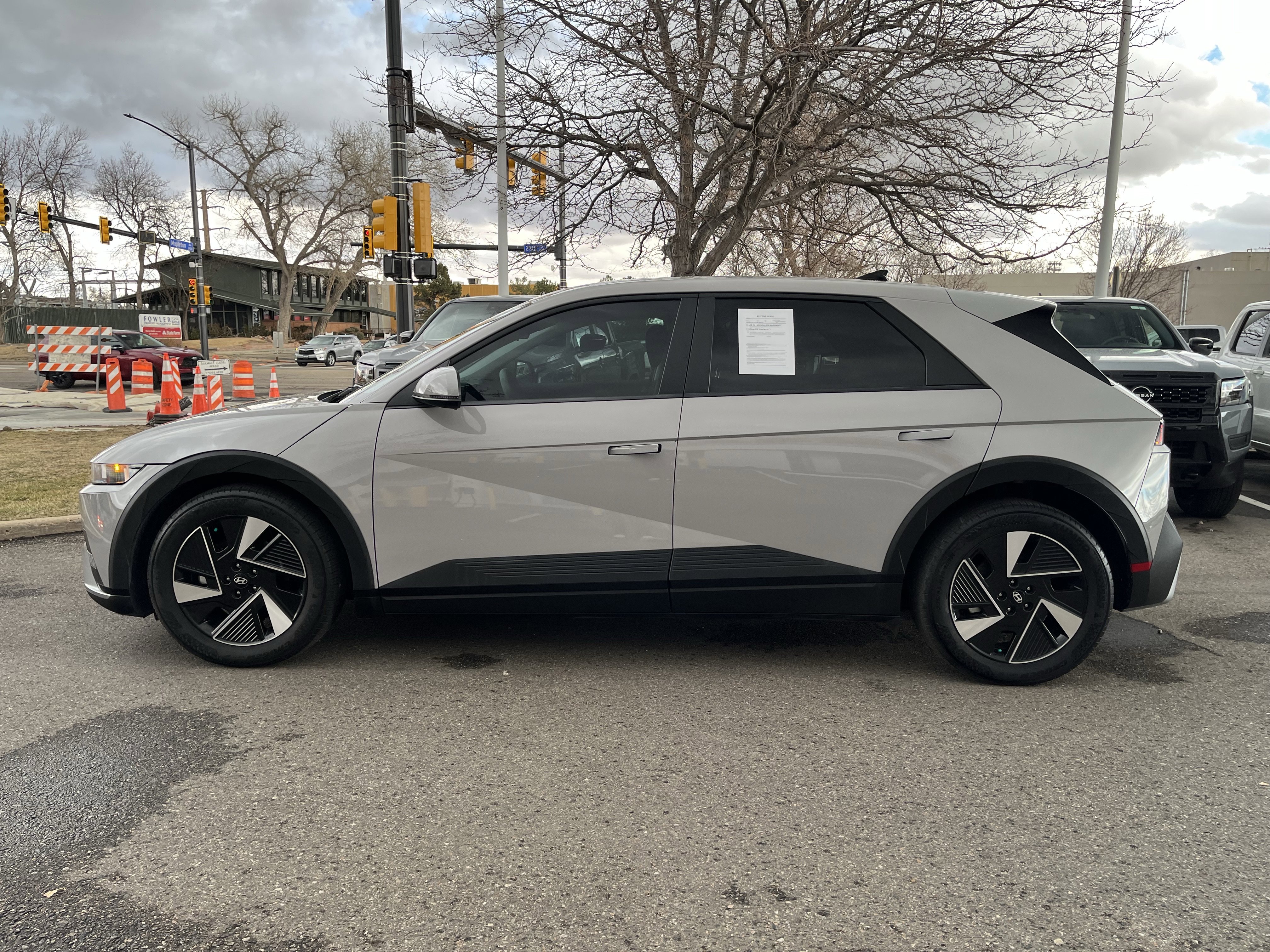 Used 2025 Hyundai Ioniq 5 SE image 5