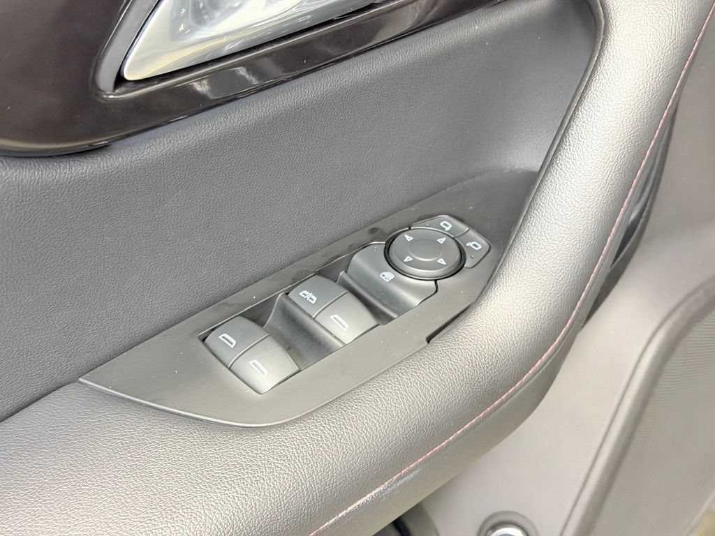 Used 2019 Chevrolet Blazer RS w/ LPO, Floor Liner Package FWD image 10