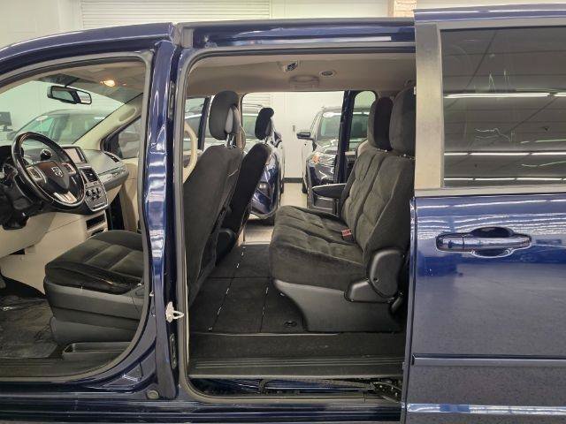 Used 2017 Dodge Grand Caravan SE w/ Power Window Group FWD image 30