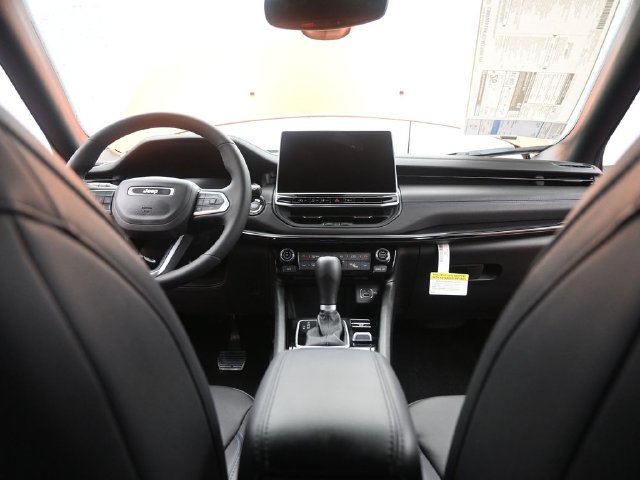 New 2026 Jeep Compass Limited w/ Sun, Sound & Navigation Group AWD/4WD image 24