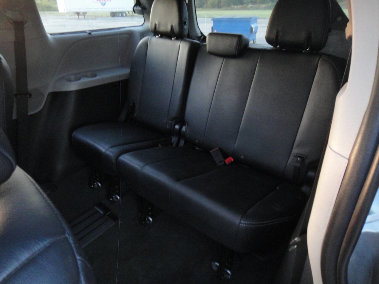 Used 2016 Toyota Sienna SE Premium image 22