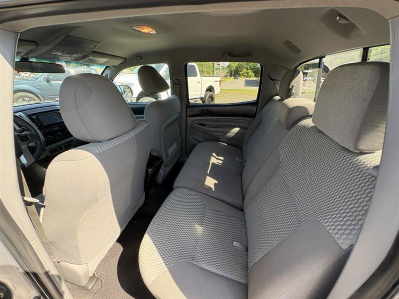 Used 2015 Toyota Tacoma 4x4 Double Cab w/ SR5 Package image 13