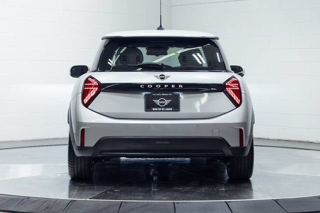 Certified 2026 MINI Cooper 2-Door Hardtop FWD image 8