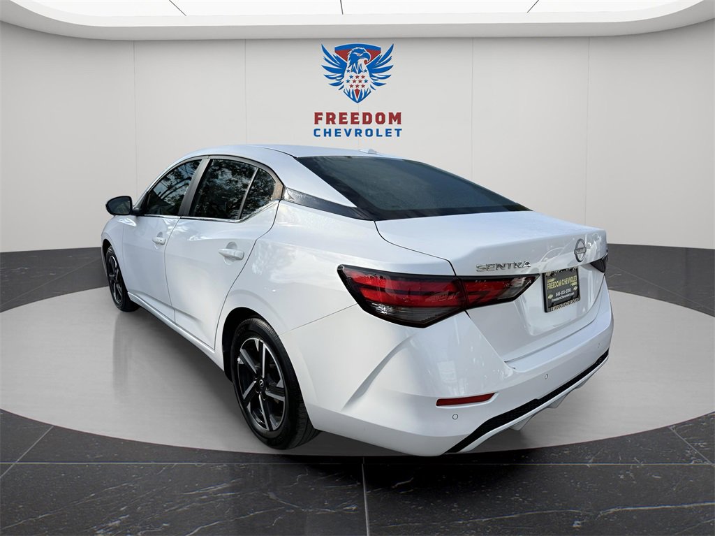 Used 2024 Nissan Sentra SV image 3