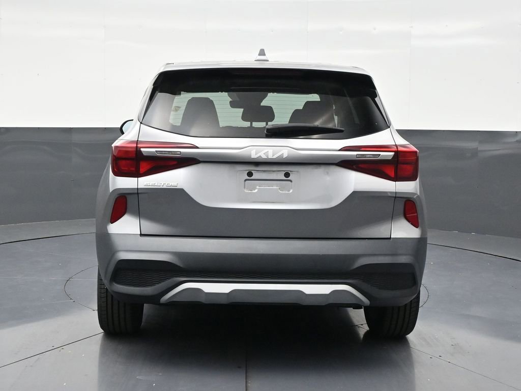 Used 2022 Kia Seltos LX AWD/4WD image 4