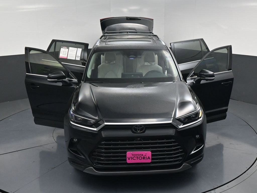 Used 2025 Toyota Grand Highlander AWD image 27