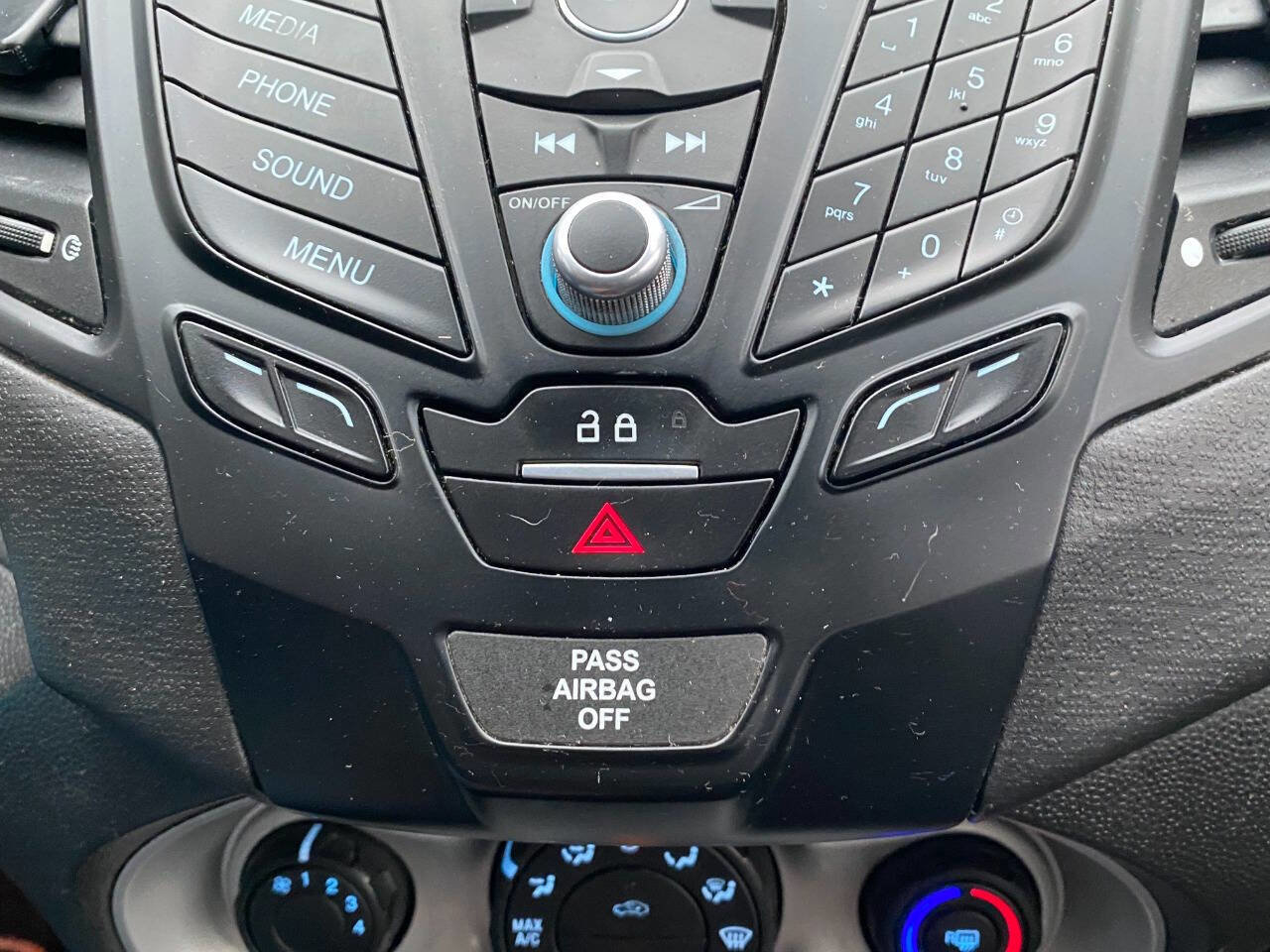 Used 2018 Ford Fiesta SE image 27