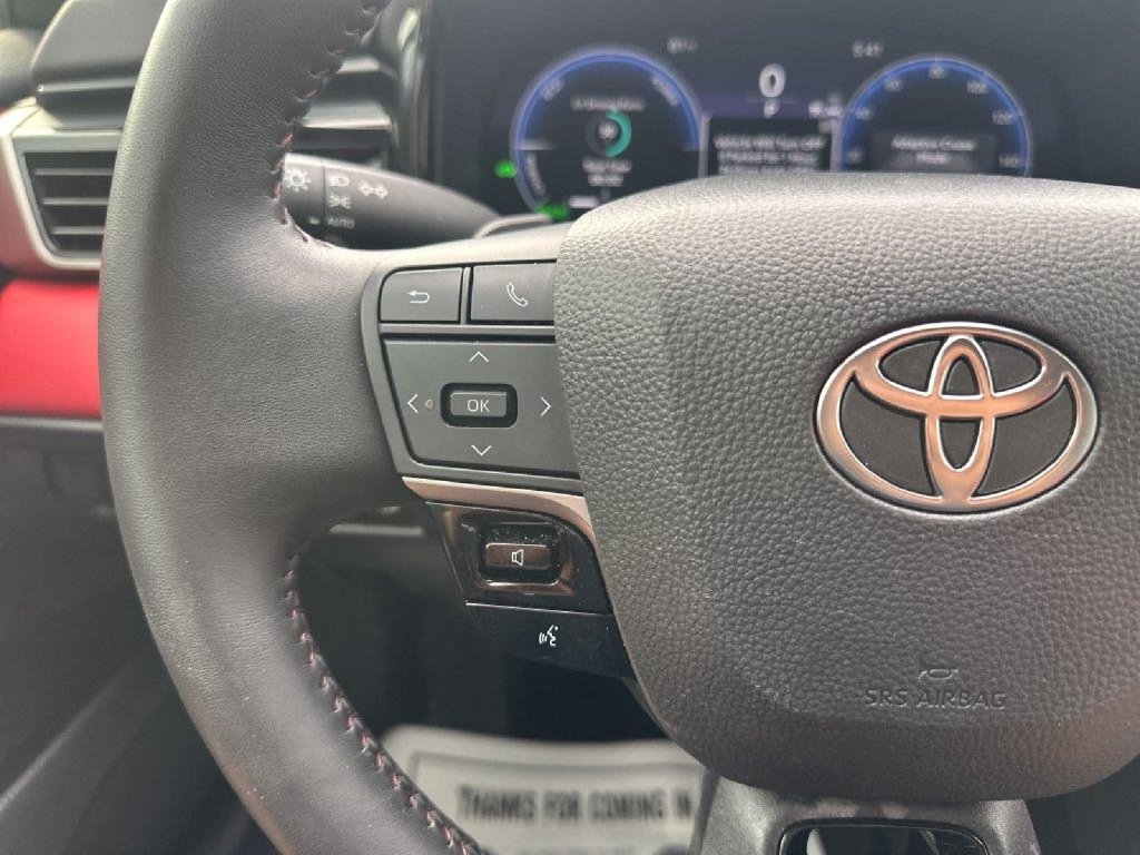 Used 2025 Toyota Camry XSE FWD image 12