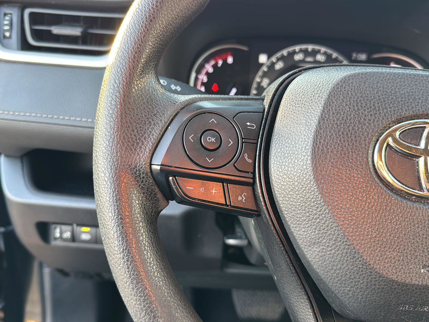 Certified 2023 Toyota RAV4 XLE FWD image 18