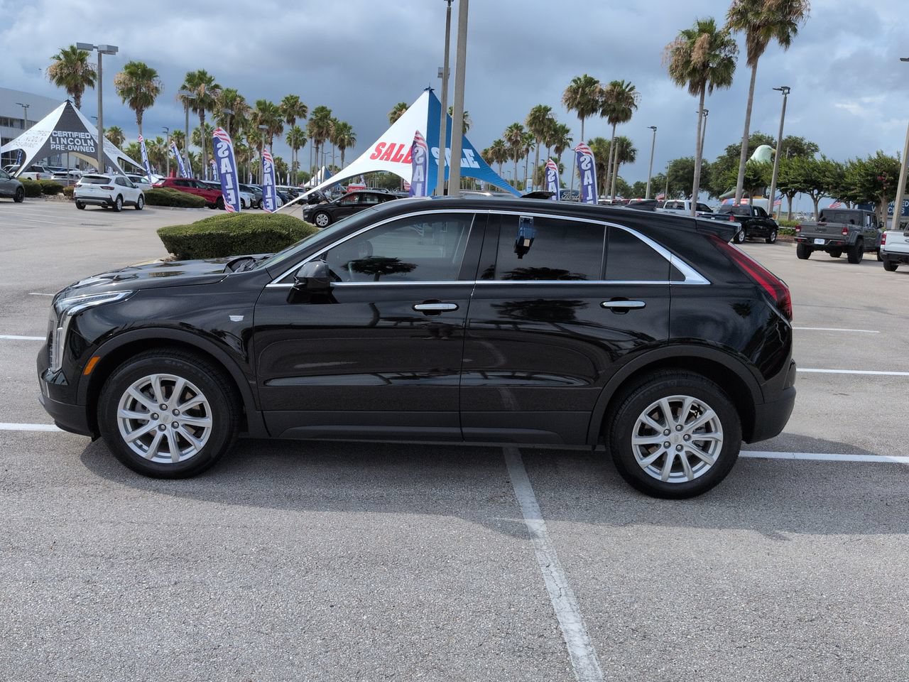 Used 2023 Cadillac XT4 Luxury FWD image 7