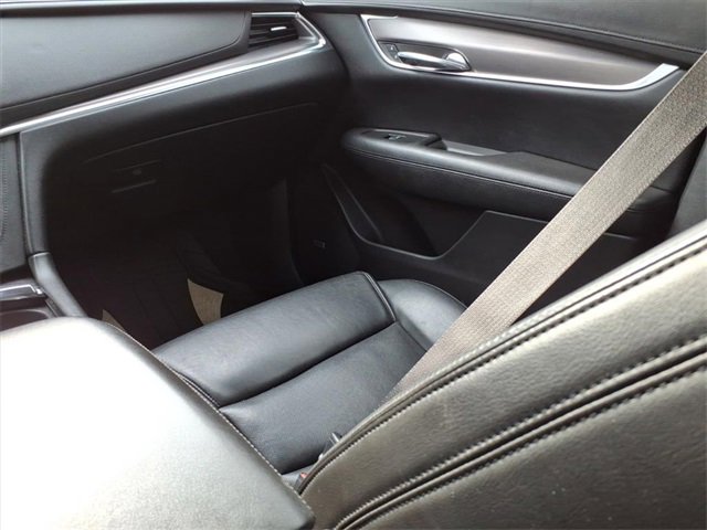 Used 2017 Cadillac XT5 Luxury w/ LPO, Wheel Lock Package image 10