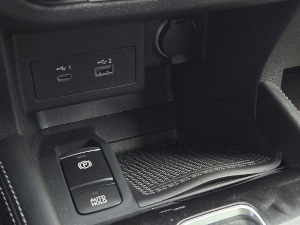 Certified 2024 Nissan Kicks SV FWD image 22