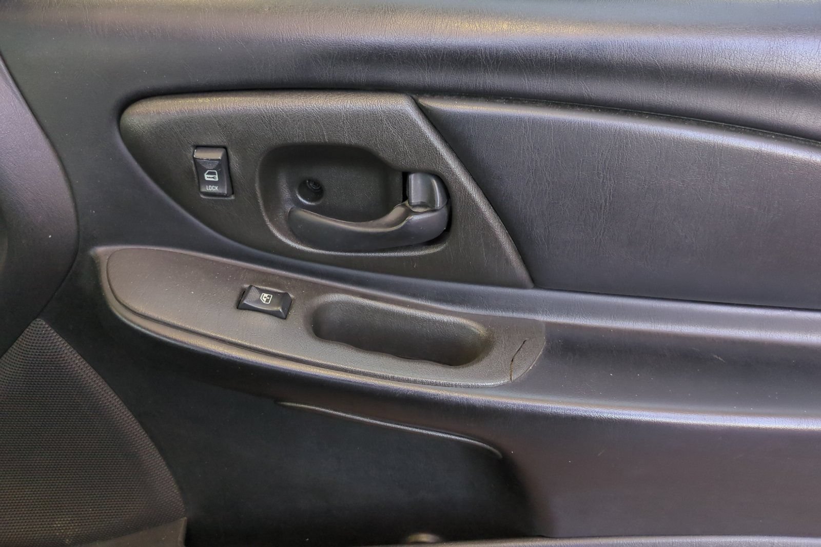 Used 2005 Chevrolet Monte Carlo SS w/ Preferred Equipment Group FWD image 20