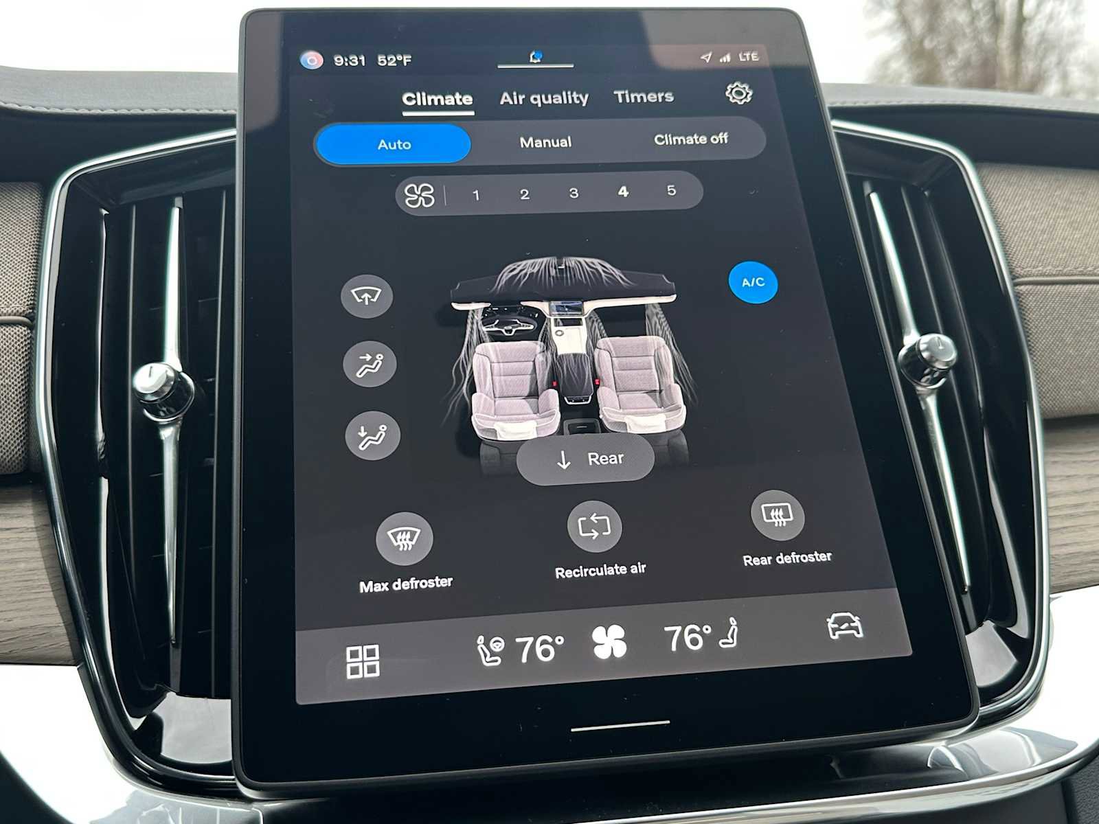 Certified 2025 Volvo XC90 T8 Ultra image 29