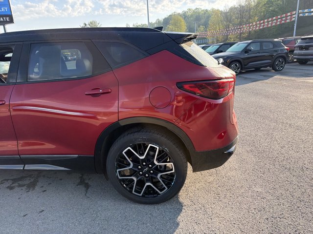 Used 2023 Chevrolet Blazer RS w/ Driver Confidence II Package AWD/4WD image 7