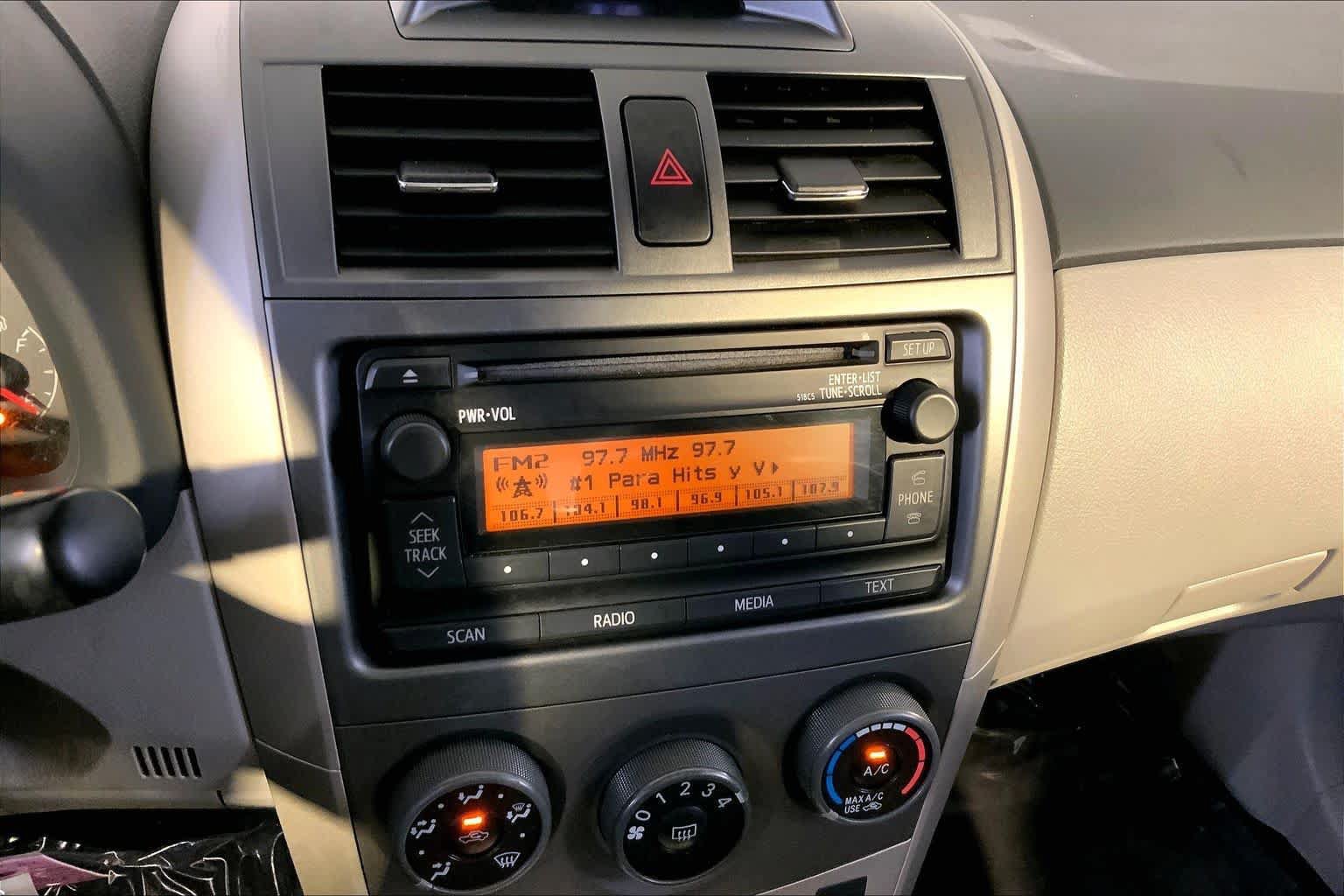 Used 2012 Toyota Corolla LE FWD image 28